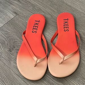 Tkees Flip Flops Size 6